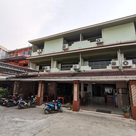ホテル P.K. マンション Ao Nang エクステリア 写真